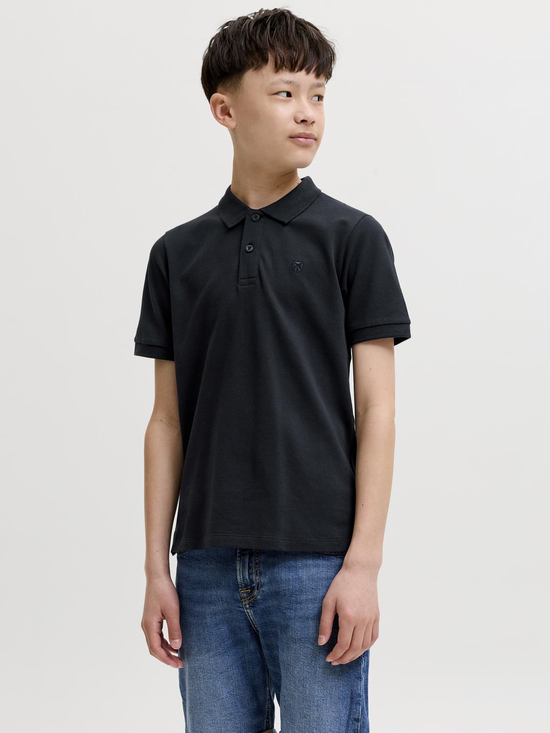 model_shot-front